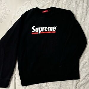 Black Supreme crew neck sweatshirt